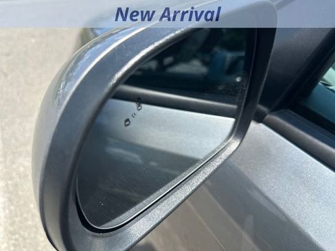 Used 2025 Kia Soul LX w/ LX Technology Package FWD image 9