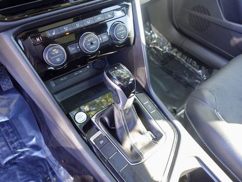 Used 2022 Volkswagen Taos SEL w/ Panoramic Sunroof Package image 22