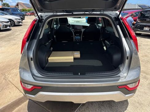 Used 2025 Kia Niro EX FWD image 20