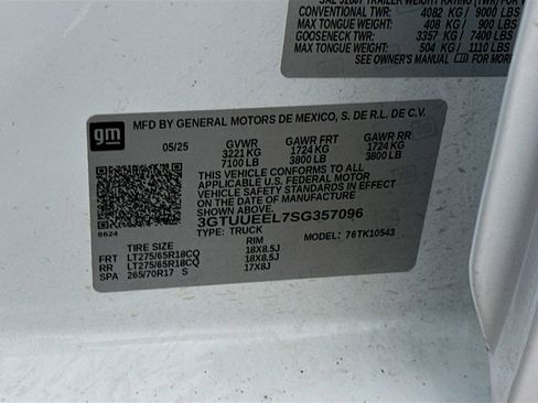 Used 2025 GMC Sierra 1500 AT4 image 12