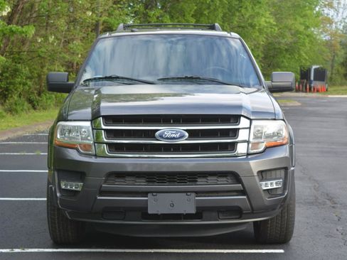 Used 2017 Ford Expedition XLT w/ Equipment Group 202A image 2
