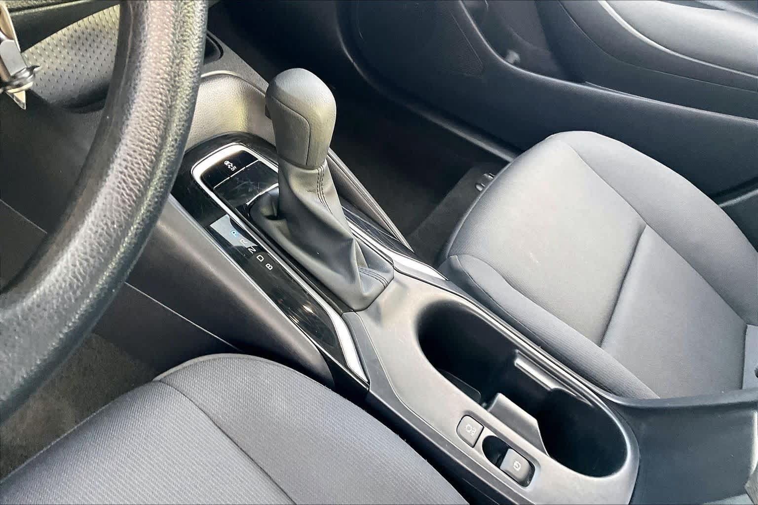 Used 2025 Toyota Corolla LE FWD image 16