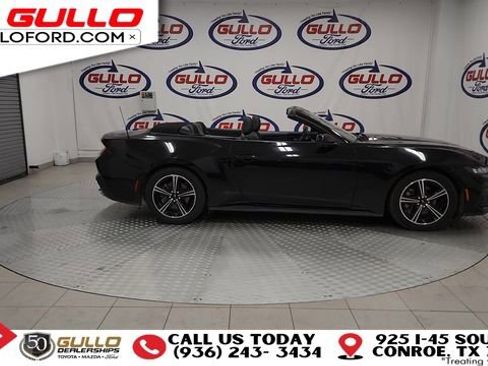 Used 2024 Ford Mustang Convertible image 9