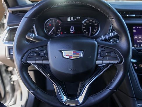 Used 2025 Cadillac XT6 Premium Luxury image 12