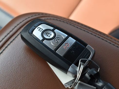 Used 2024 Ford Maverick Lariat image 14