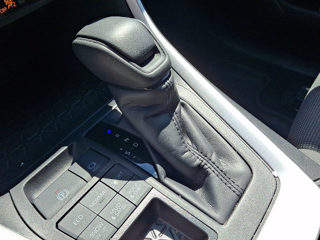Certified 2024 Toyota RAV4 LE AWD/4WD image 10