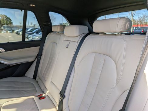 Used 2021 BMW X5 xDrive40i w/ Executive Package image 30