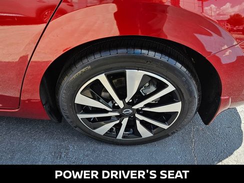 Used 2024 Nissan Sentra SV w/ SV Premium Package FWD image 11