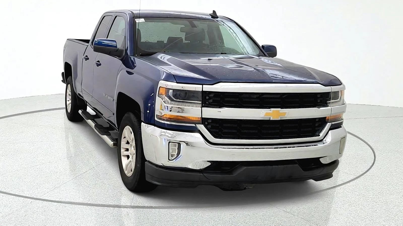 Used 2017 Chevrolet Silverado 1500 LT w/ All Star Edition AWD/4WD image 2