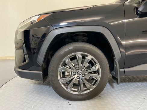 Used 2023 Toyota RAV4 XLE Premium image 11