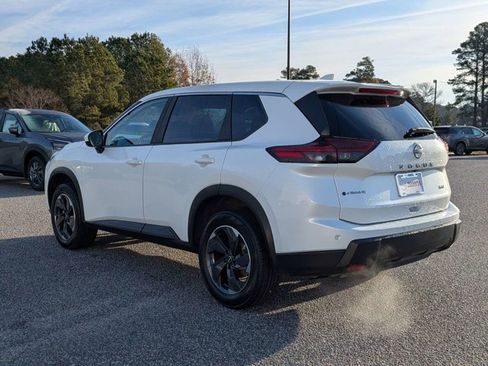 Certified 2024 Nissan Rogue SV image 6