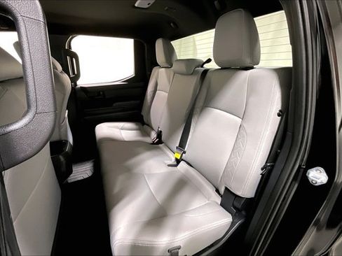 Certified 2025 Toyota Tacoma SR5 AWD/4WD image 27