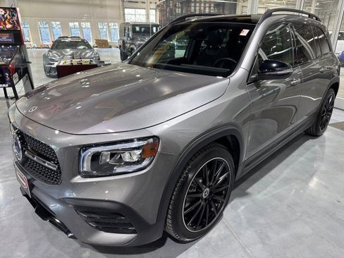 Used 2021 Mercedes-Benz GLB 250 4MATIC image 1