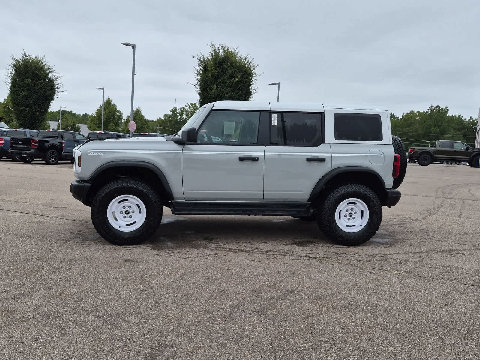 New 2026 Ford Bronco Heritage Edition AWD/4WD image 5