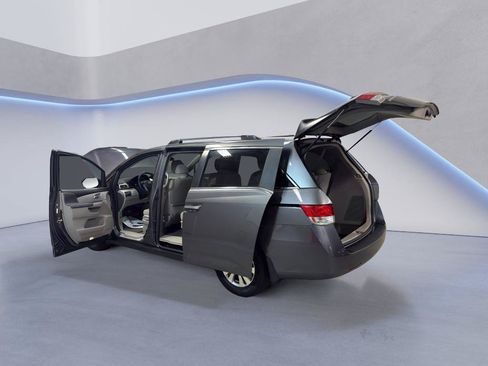 Used 2017 Honda Odyssey SE image 12