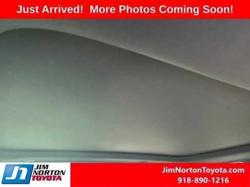 Used 2024 RAM 1500 Laramie AWD/4WD image 10