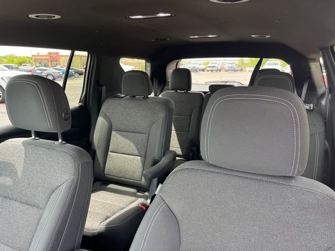 Used 2024 Chevrolet Traverse LT image 5