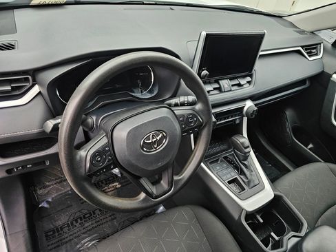 Used 2023 Toyota RAV4 XLE image 9
