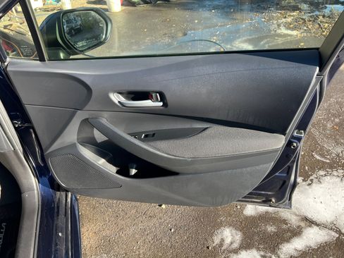 Used 2021 Toyota Corolla LE image 17