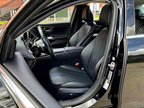 Used 2025 Mercedes-Benz E 350 Sedan image 31