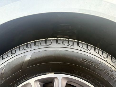 Certified 2023 Buick Enclave Essence image 12