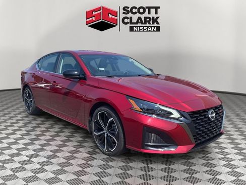 Used 2023 Nissan Altima 2.5 SR w/ SR Premium Package FWD image 1