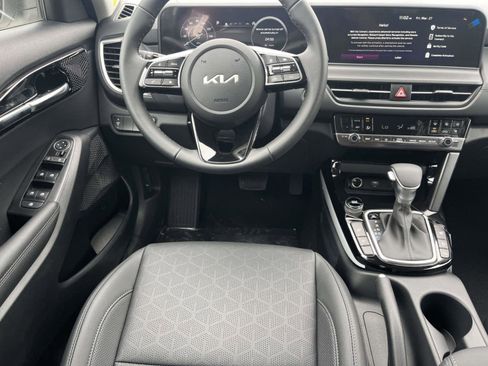 New 2026 Kia Seltos EX FWD image 12