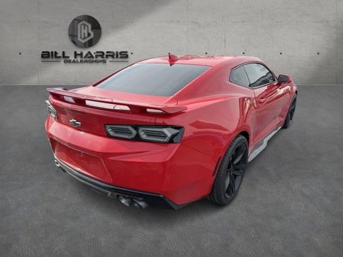 Used 2017 Chevrolet Camaro SS image 2