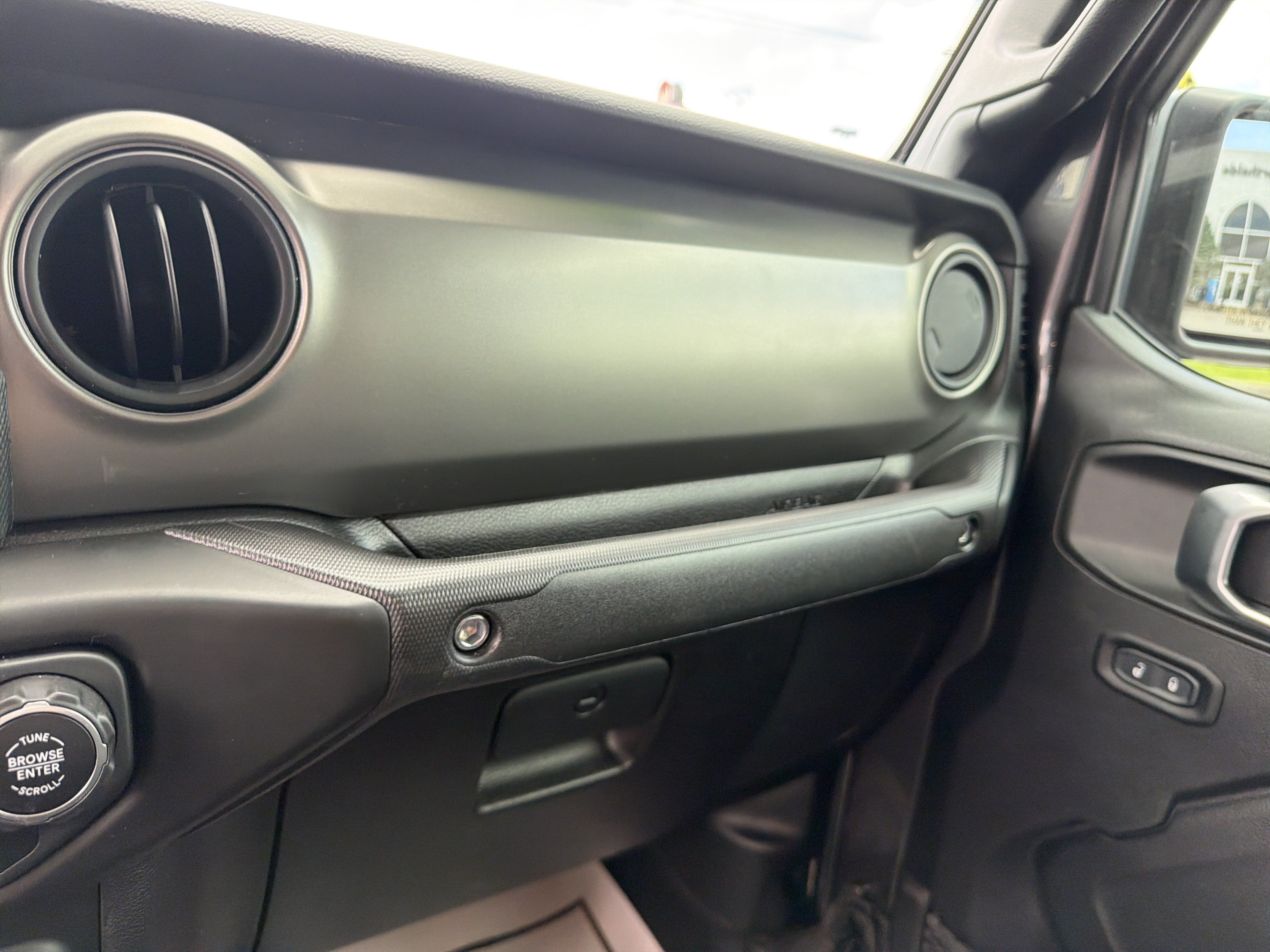 Used 2023 Jeep Gladiator Sport AWD/4WD image 24
