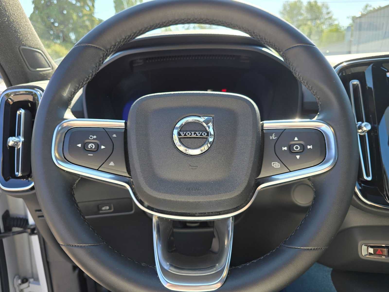 Certified 2023 Volvo XC40 Recharge Ultimate w/ Protection Package Premier AWD/4WD image 24