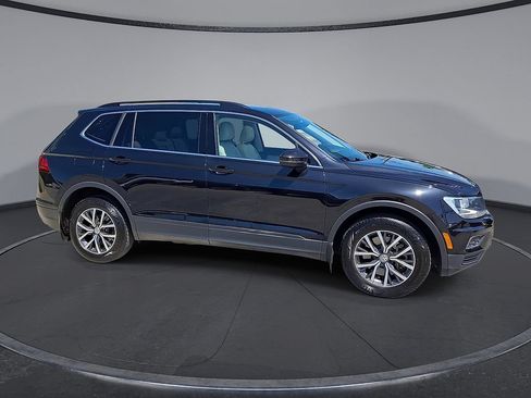 Used 2019 Volkswagen Tiguan SE w/ Panoramic Sunroof Package FWD image 6
