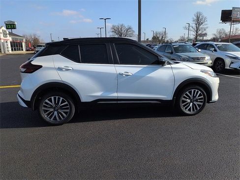 Used 2023 Nissan Kicks SR w/ SR Premium Package image 8
