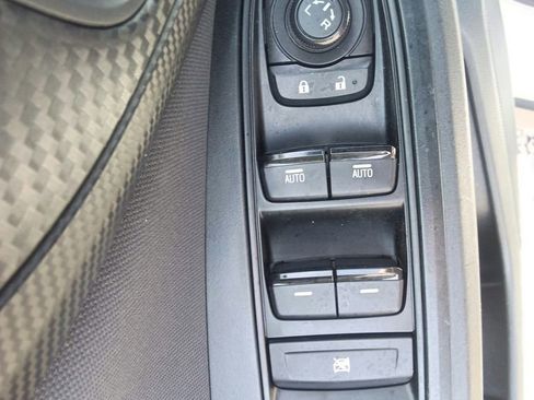 Used 2019 Subaru Crosstrek 2.0i Premium AWD/4WD image 10