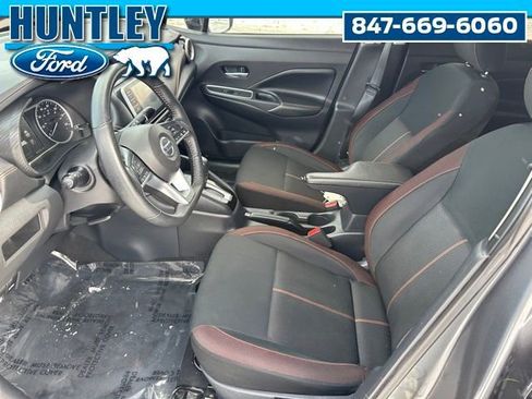 Used 2020 Nissan Versa SR w/ Convenience Package image 17