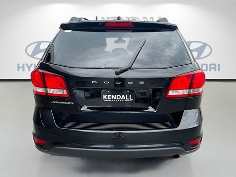 Used 2019 Dodge Journey SE w/ Connectivity Group FWD image 5