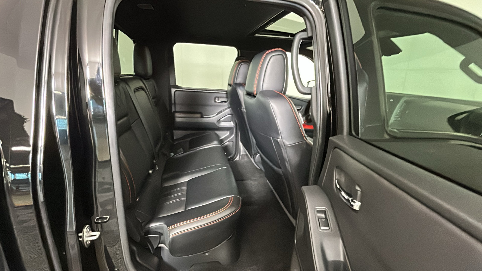 Used 2024 Nissan Frontier PRO-4X w/ Pro Premium Package AWD/4WD image 36