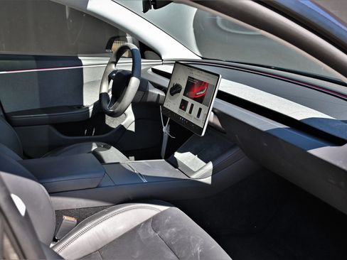 Used 2025 Tesla Model 3 Long Range image 14