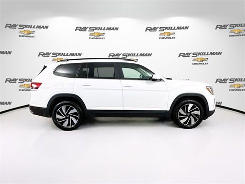 Used 2025 Volkswagen Atlas SE image 8