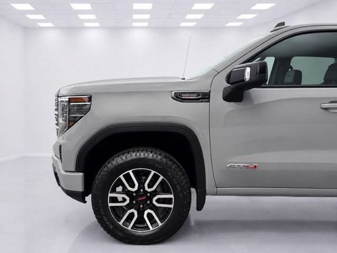 Used 2025 GMC Sierra 1500 AT4 w/ AT4 Preferred Package AWD/4WD image 6
