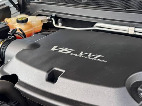 Used 2022 Chevrolet Colorado Z71 AWD/4WD image 37
