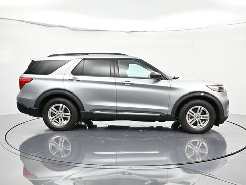 Certified 2022 Ford Explorer XLT image 4