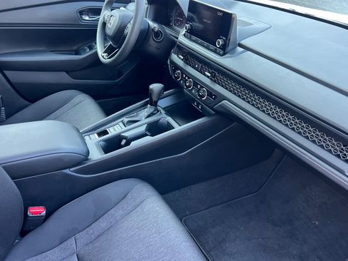 Used 2023 Honda Accord EX image 16