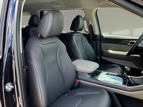 New 2026 Kia Carnival EX FWD image 10