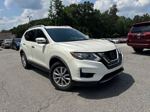Used 2018 Nissan Rogue SV w/ Premium Package AWD/4WD image 4