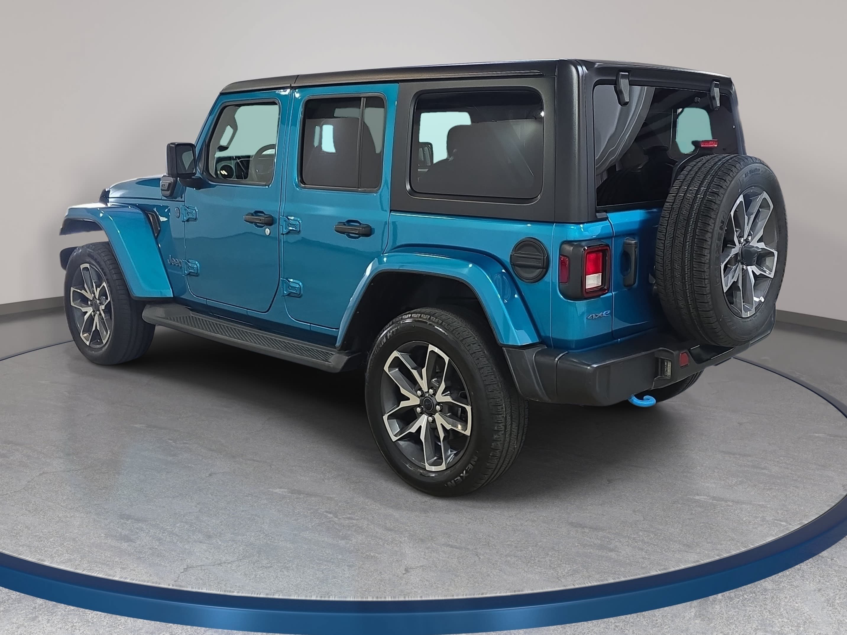 Used 2024 Jeep Wrangler Unlimited w/ Convenience Group AWD/4WD image 8