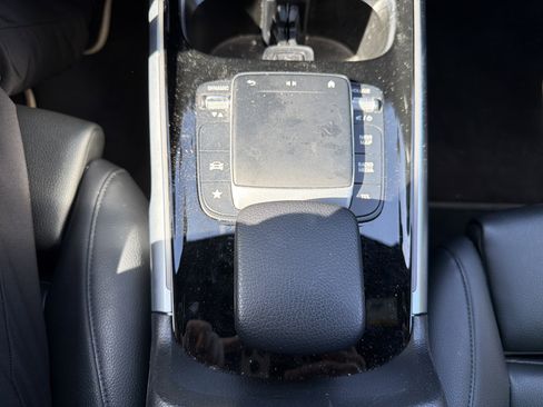 Certified 2022 Mercedes-Benz GLB 250 4MATIC image 29