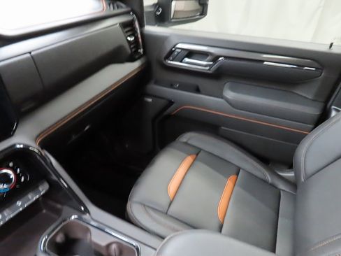 Used 2025 GMC Sierra 3500 AT4 w/ AT4 Premium Plus Package image 30