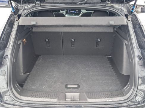 Used 2025 Chevrolet Trax RS w/ Sunroof Package image 39