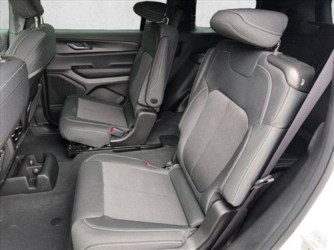 Used 2025 Jeep Grand Cherokee L Laredo RWD image 21