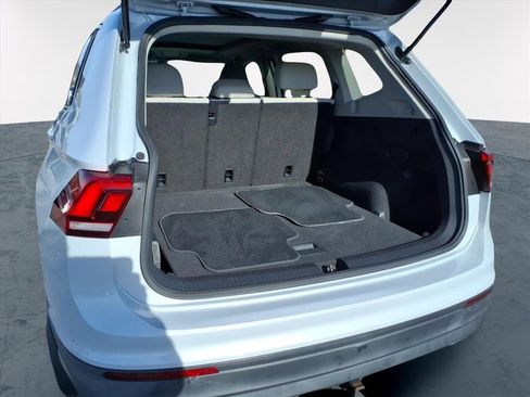 Used 2019 Volkswagen Tiguan SE w/ Panoramic Sunroof Package image 25